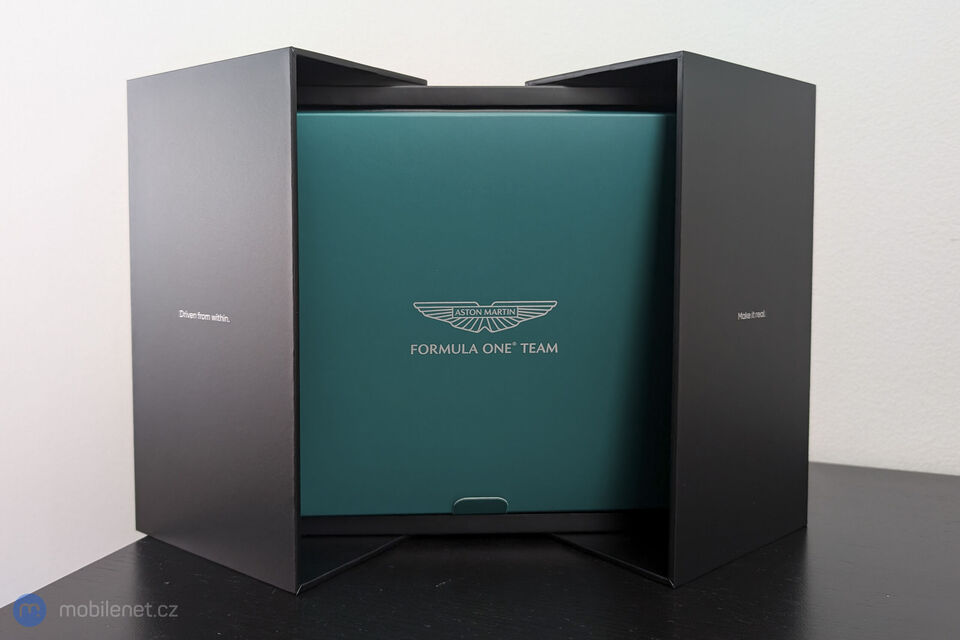 Realme GT 7 Dream Edition × Aston Martin Aramco Formula One Team