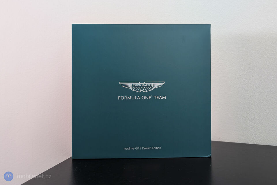 Realme GT 7 Dream Edition × Aston Martin Aramco Formula One Team