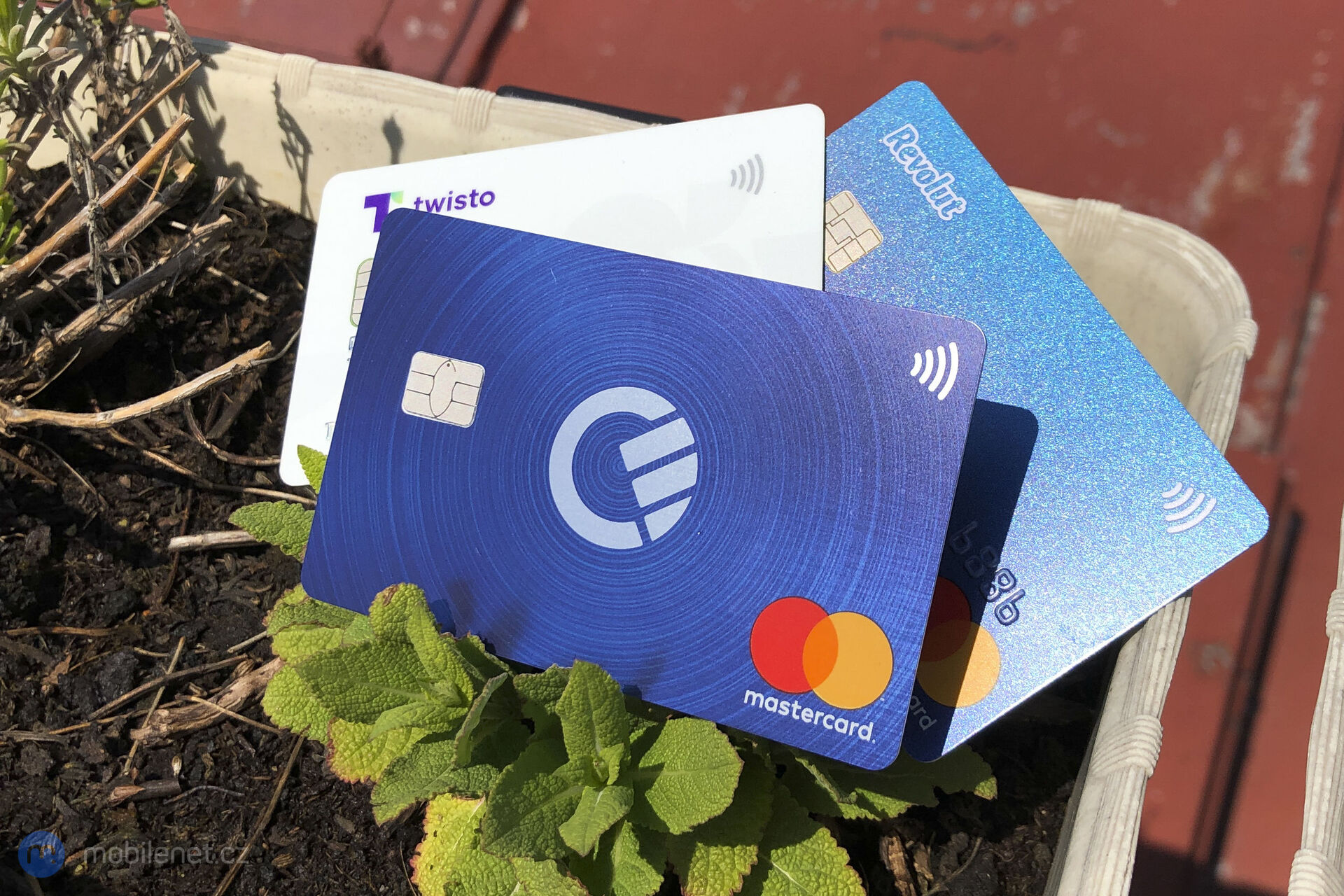 Revolut, Curve, Twisto