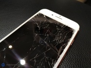 Rozbité sklo displeje na Apple iPhone 7