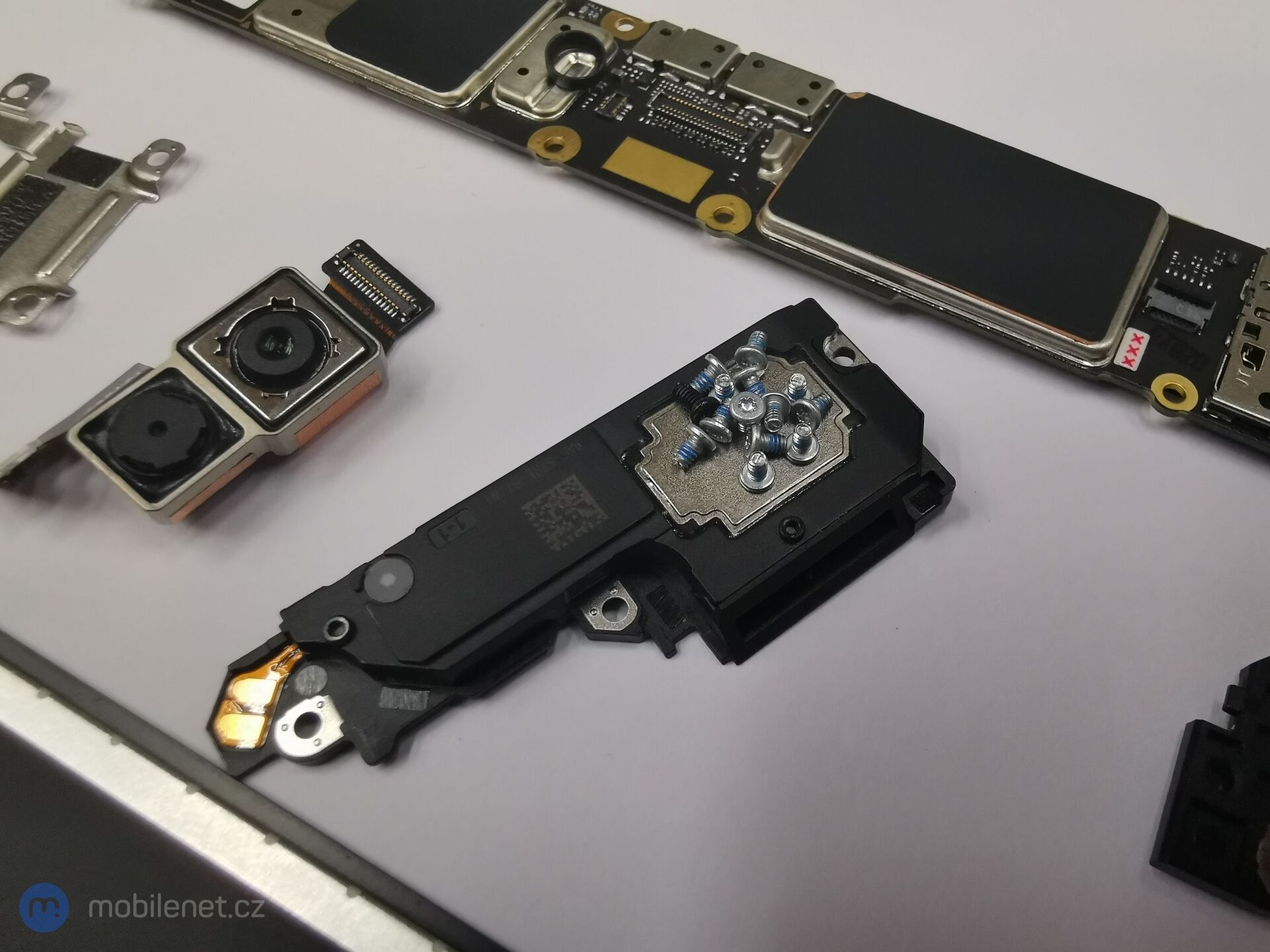 Rozebraná Motorola Moto G7 a G7 Plus