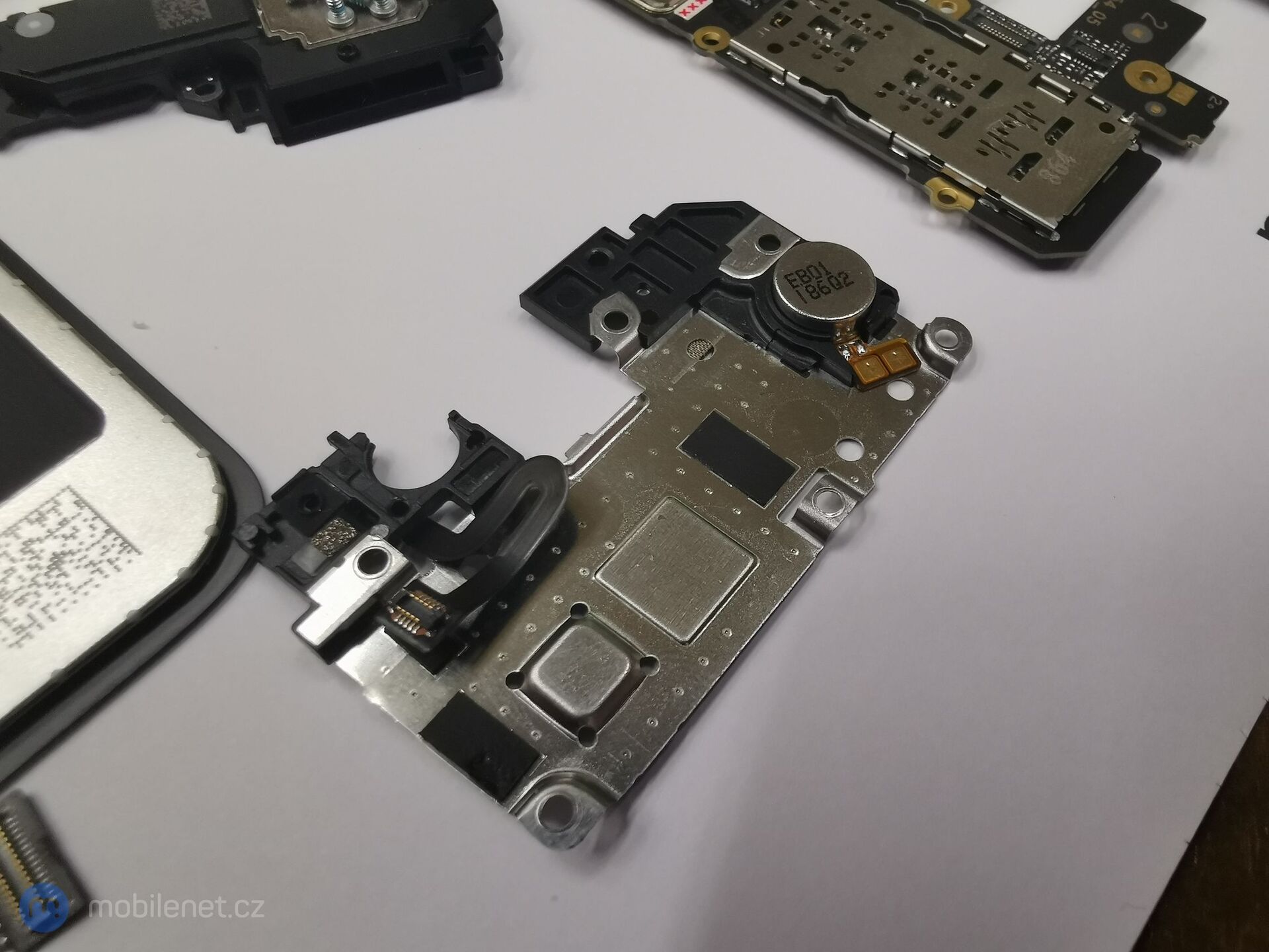 Rozebraná Motorola Moto G7 a G7 Plus