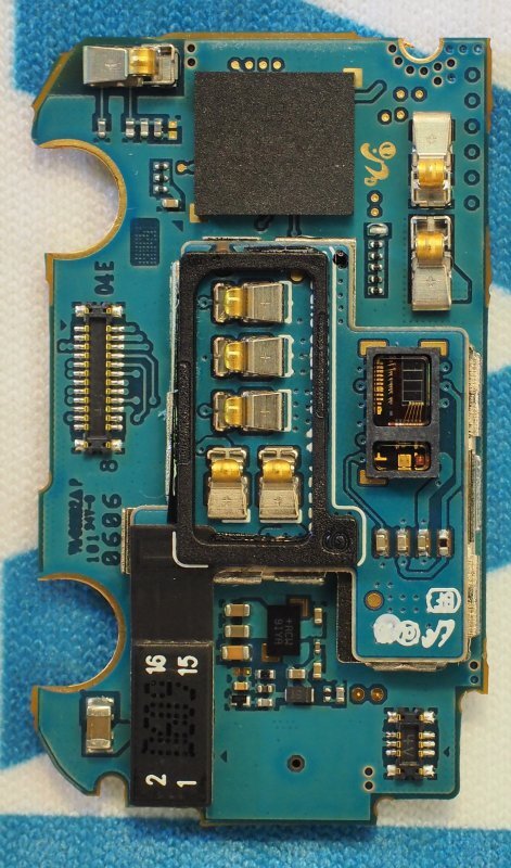 rozebraný Samsung Gear Live