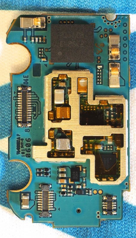 rozebraný Samsung Gear Live