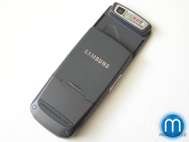 Samsung D900