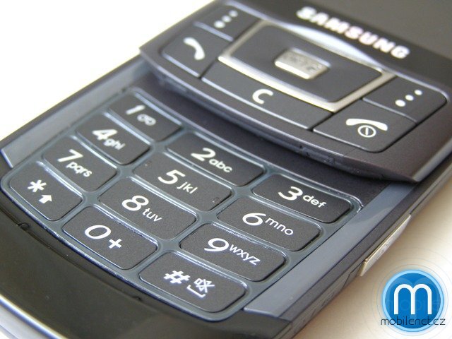 Samsung D900