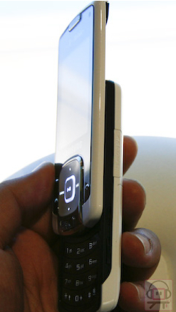 Samsung F330: vysouvací mág stvořený pro hudbu