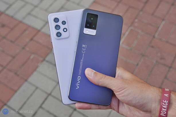 Samsung Galaxy A52 5G a Vivo V21 5G