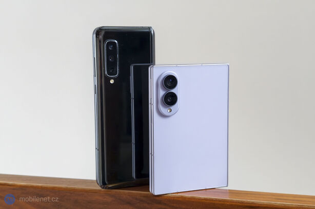 Samsung Galaxy Fold a Samsung Galaxy Z Fold8