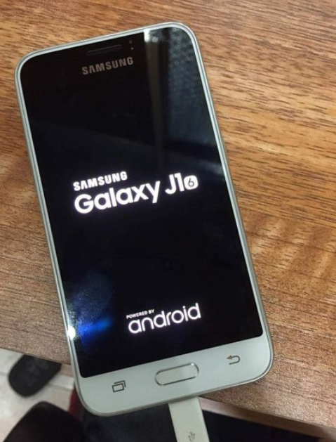 Samsung Galaxy J1 (2016)