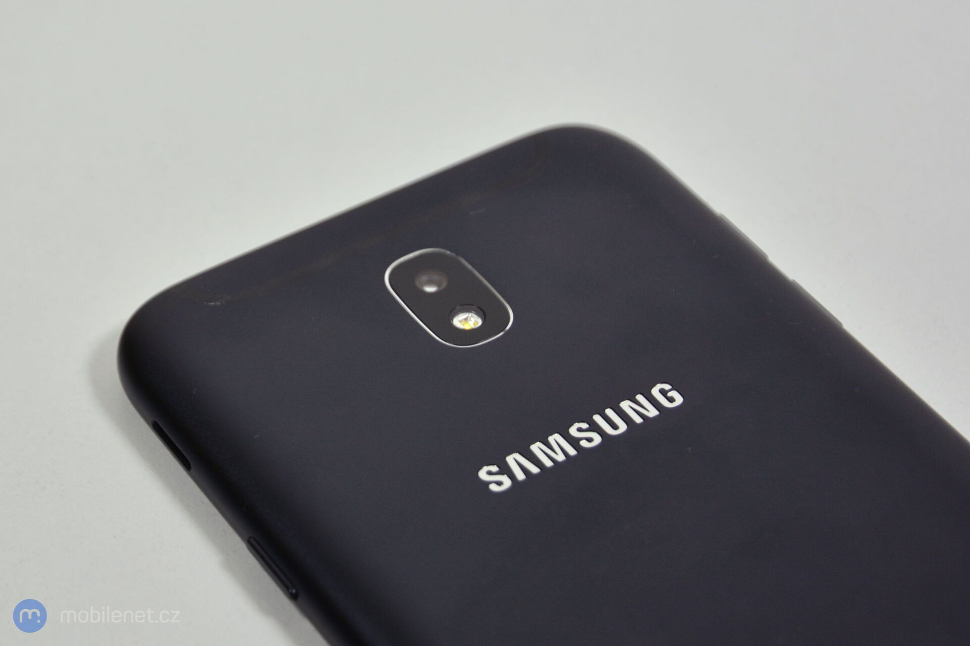 Samsung Galaxy J7 (2017)