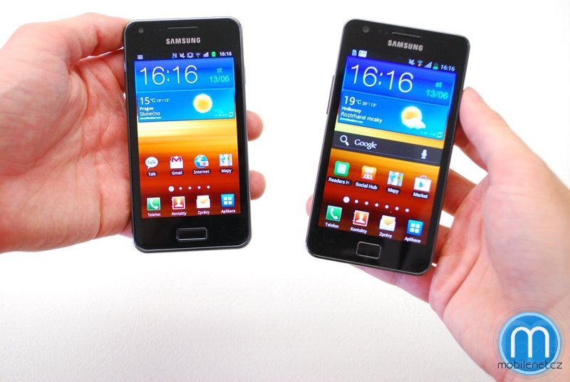 Samsung Galaxy S Advance a Galaxy S II