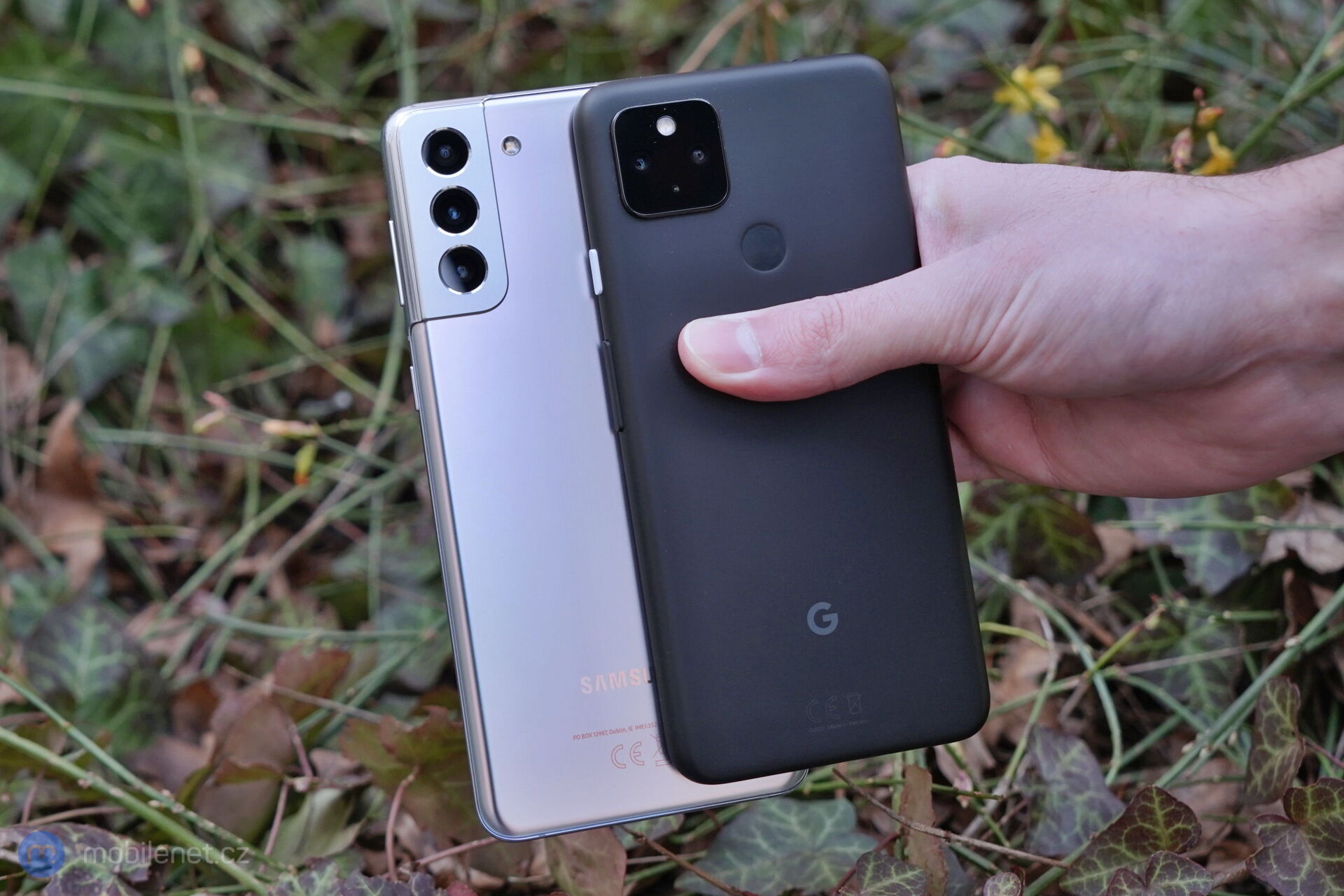 Samsung Galaxy S21+ a Google Pixel 4a 5G