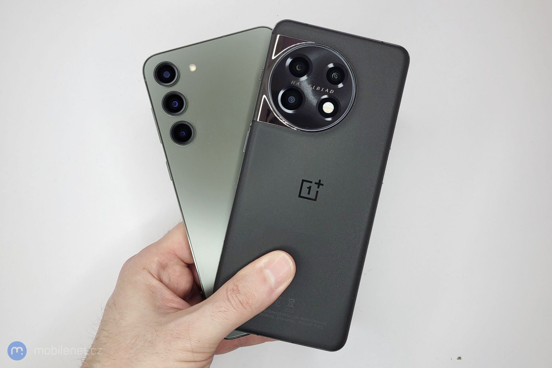 Samsung Galaxy S23+ a OnePlus 11