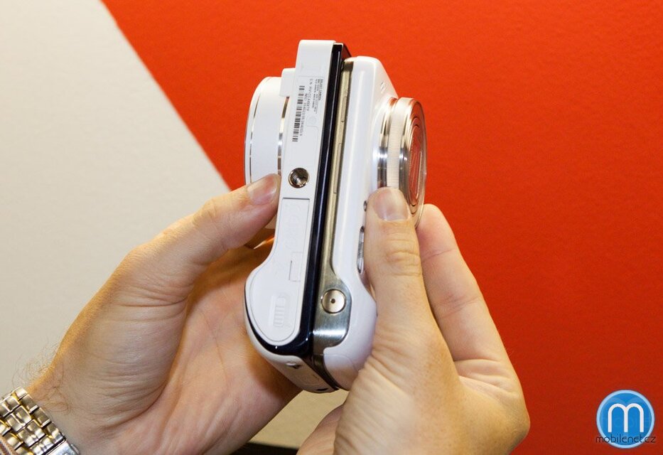 Samsung Galaxy S4 Zoom vs. Galaxy Camera