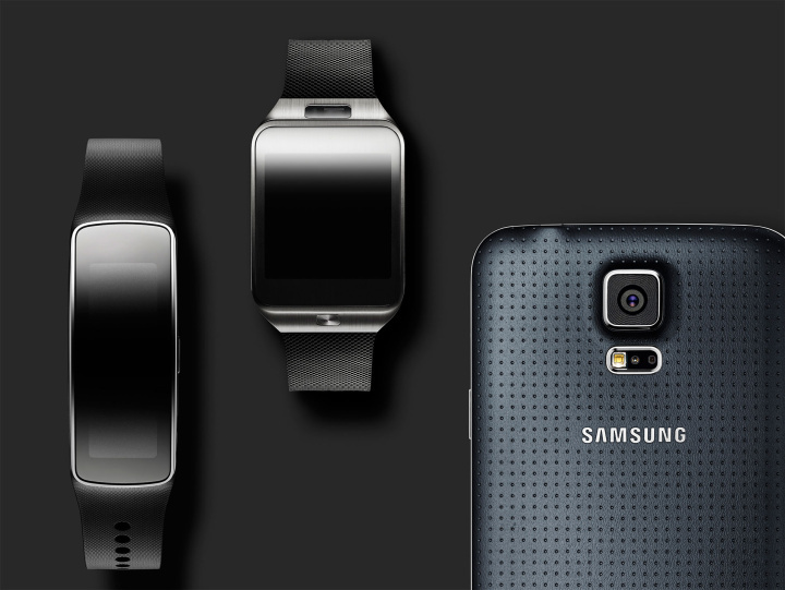 Samsung Galaxy S5, Gear 2 a Gear Fit