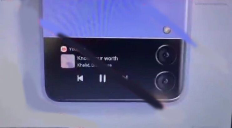 Samsung Galaxy Z Flip3