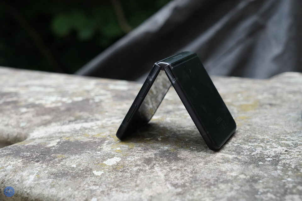 Samsung Galaxy Z Flip3