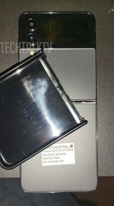 Samsung Galaxy Z Flip4