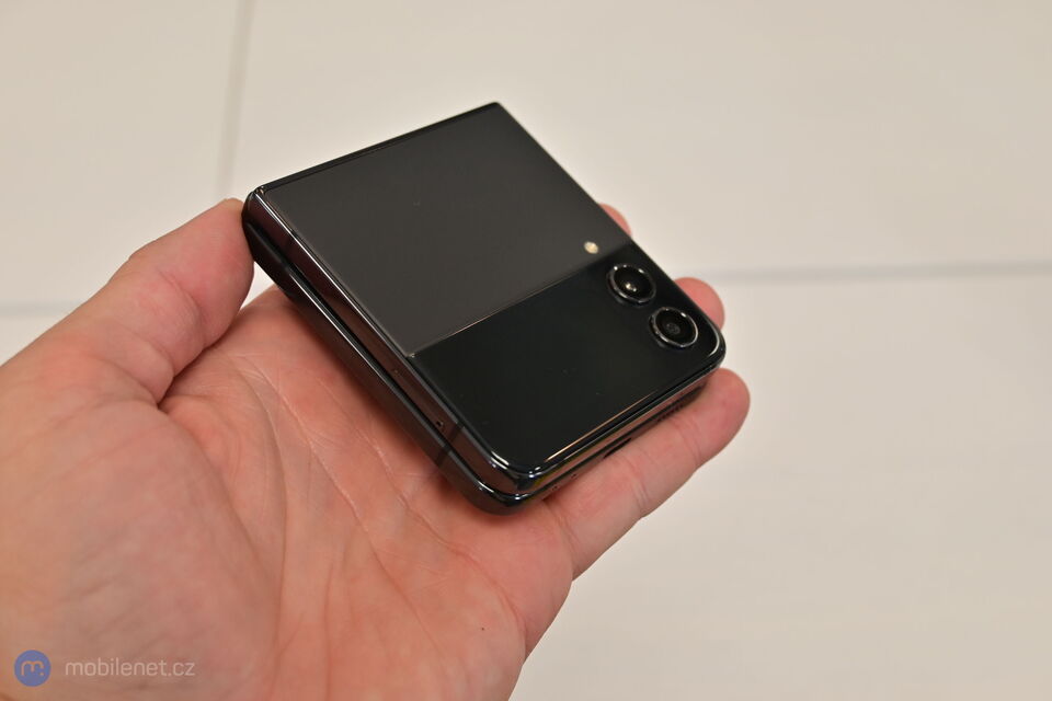 Samsung Galaxy Z Flip4