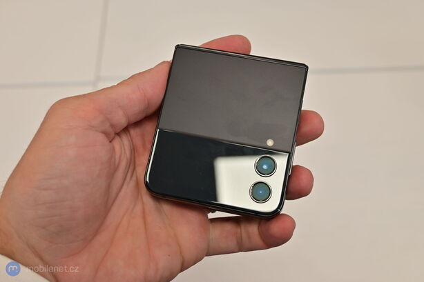 Samsung Galaxy Z Flip4