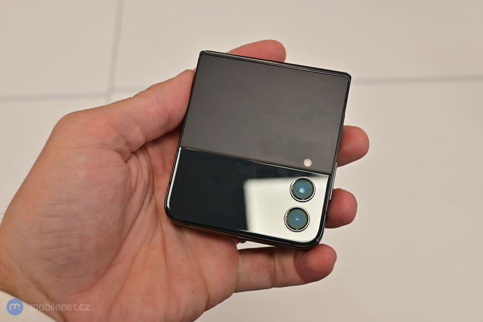 Samsung Galaxy Z Flip4