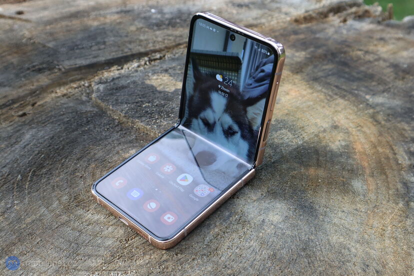 Samsung Galaxy Z Flip4