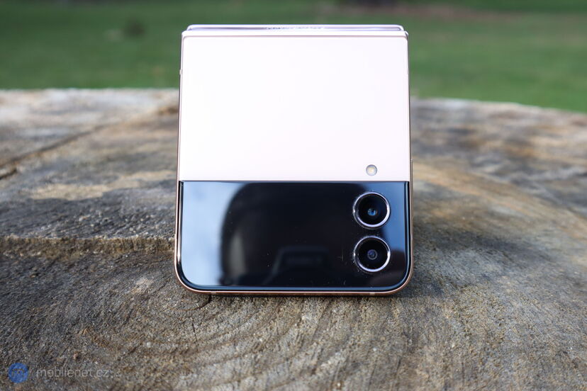 Samsung Galaxy Z Flip4