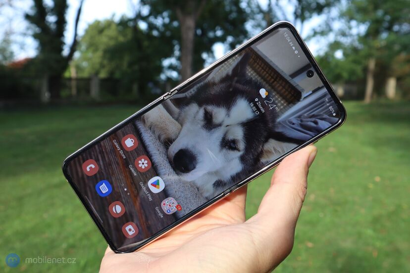 Samsung Galaxy Z Flip4