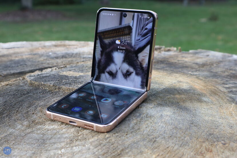 Samsung Galaxy Z Flip4