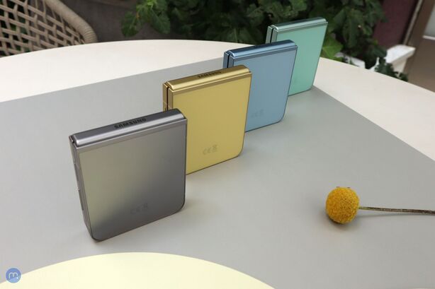 Samsung Galaxy Z Flip6