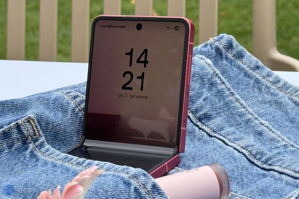 Samsung Galaxy Z Flip7