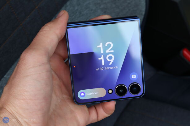 Samsung Galaxy Z Flip7