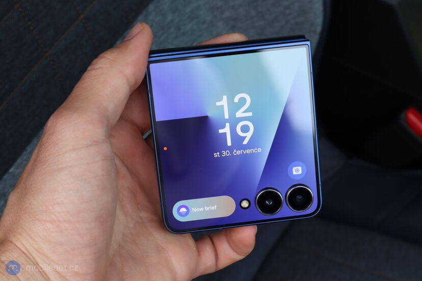 Samsung Galaxy Z Flip7