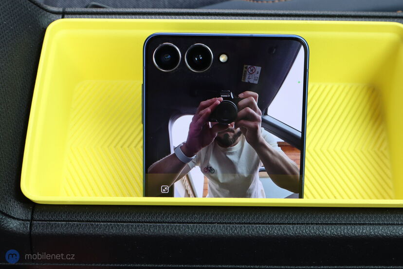 Samsung Galaxy Z Flip7