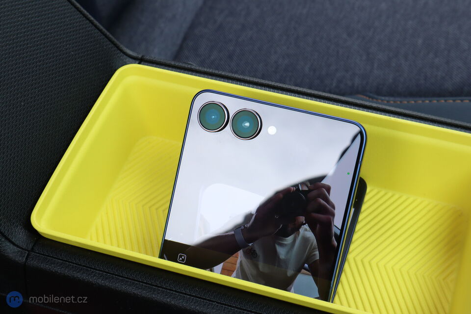 Samsung Galaxy Z Flip7