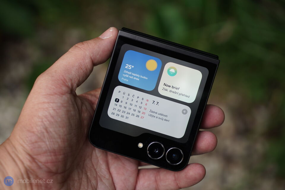 Samsung Galaxy Z Flip7 FE