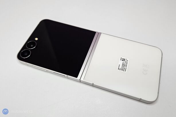 Samsung Galaxy Z Flip7 FE