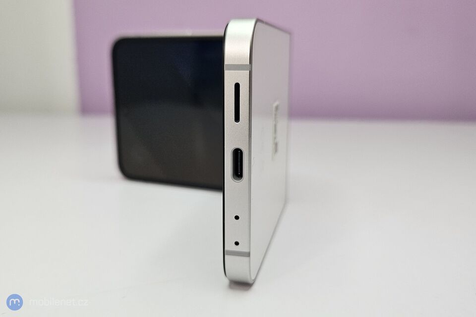 Samsung Galaxy Z Flip7 FE