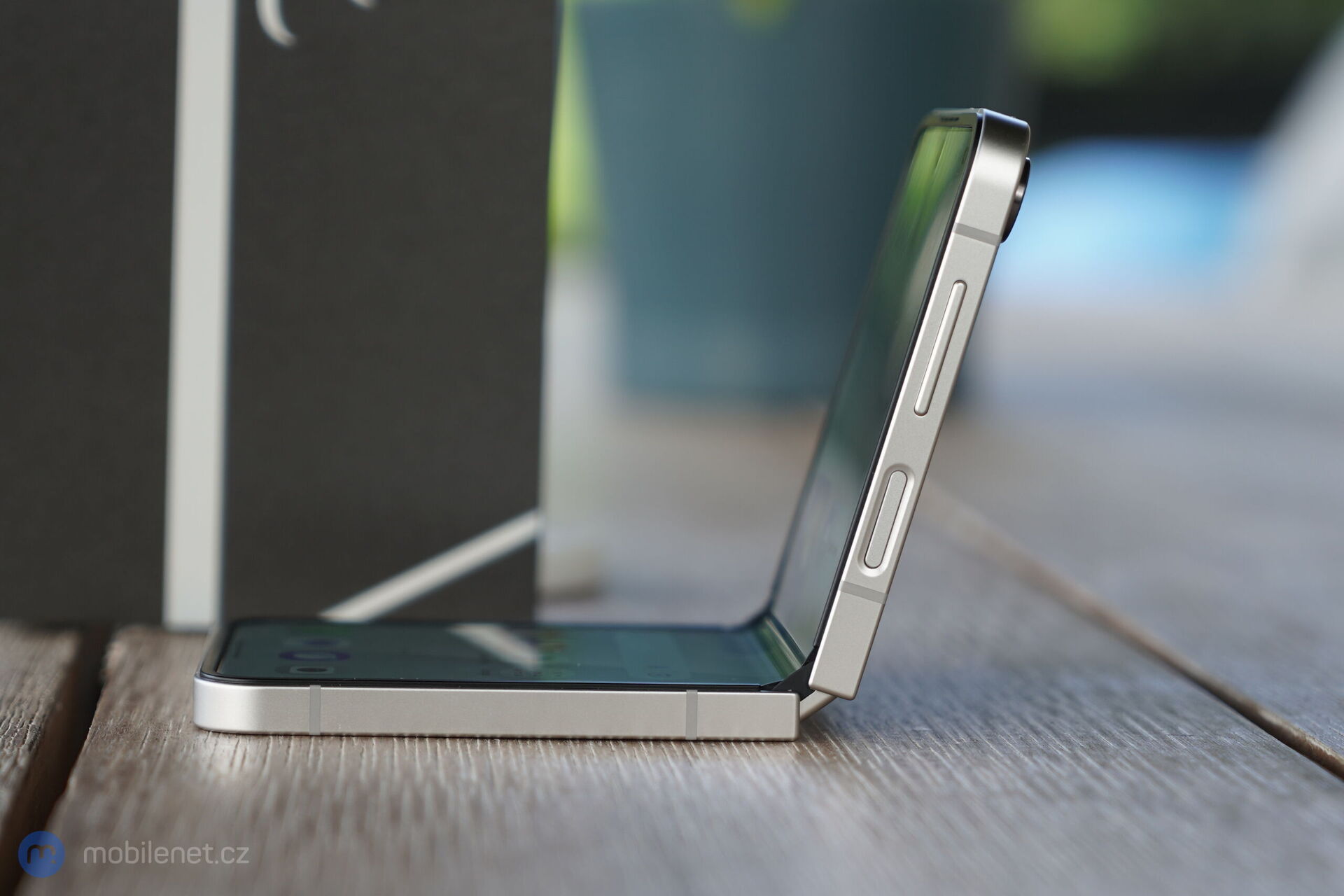 Samsung Galaxy Z Flip7 FE