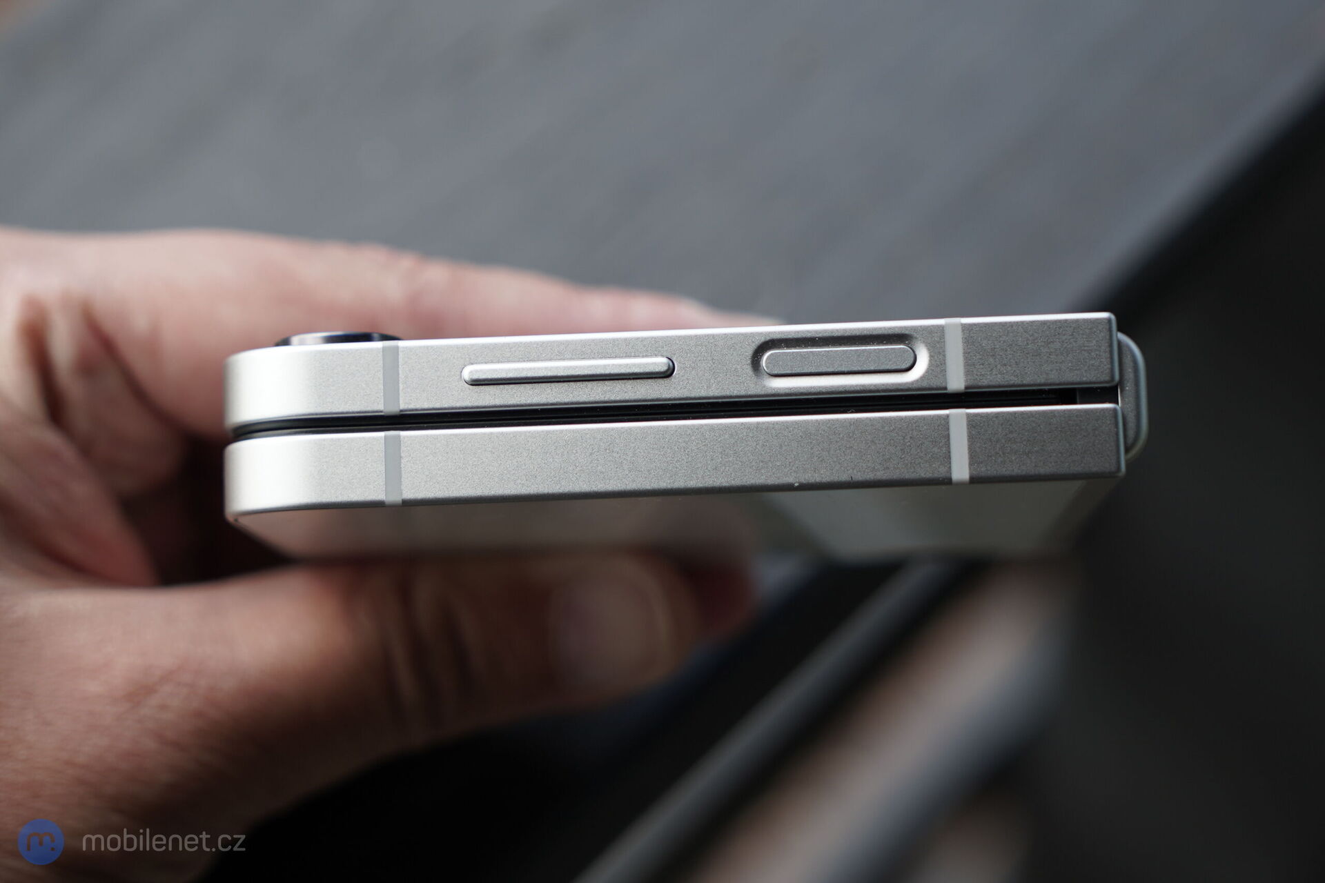 Samsung Galaxy Z Flip7 FE