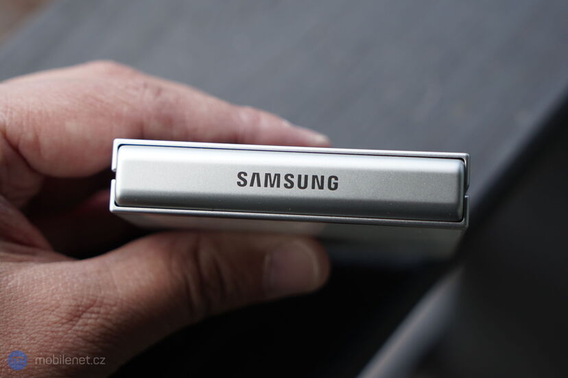 Samsung Galaxy Z Flip7 FE