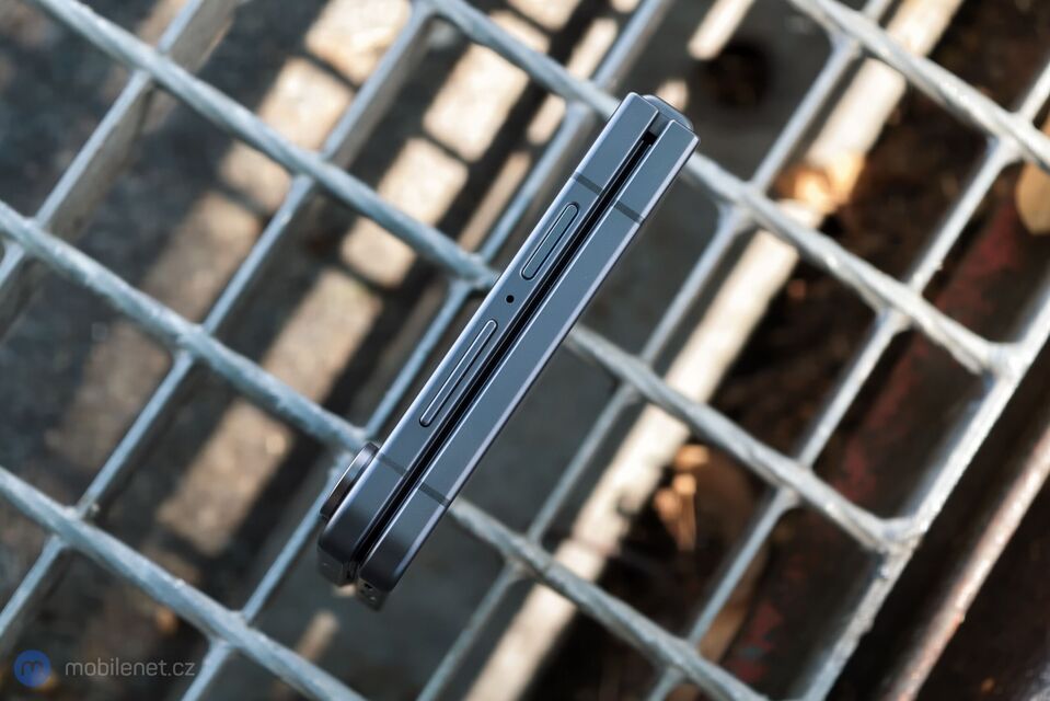 Samsung Galaxy Z Flip8