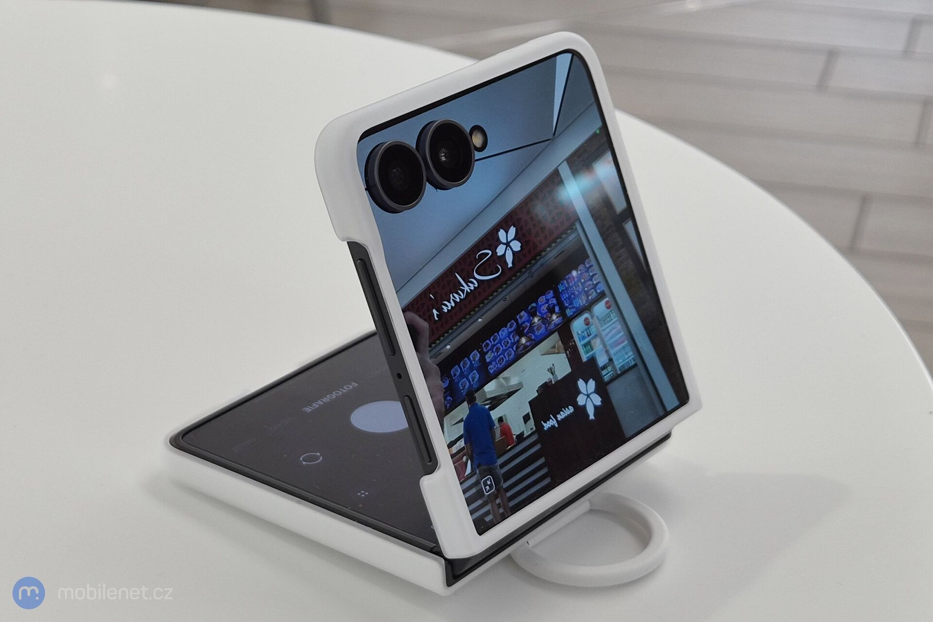 Samsung Galaxy Z Flip8