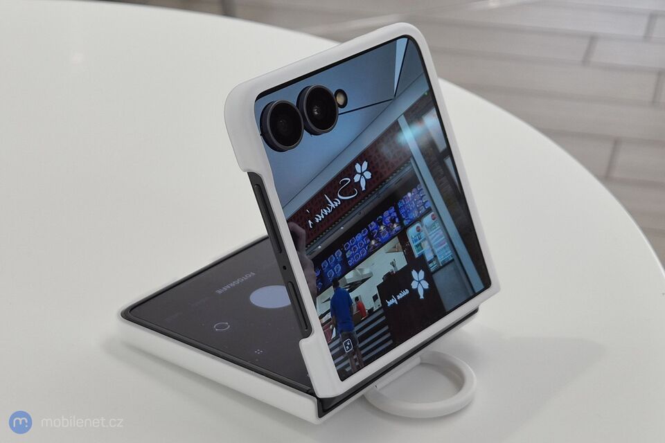 Samsung Galaxy Z Flip8