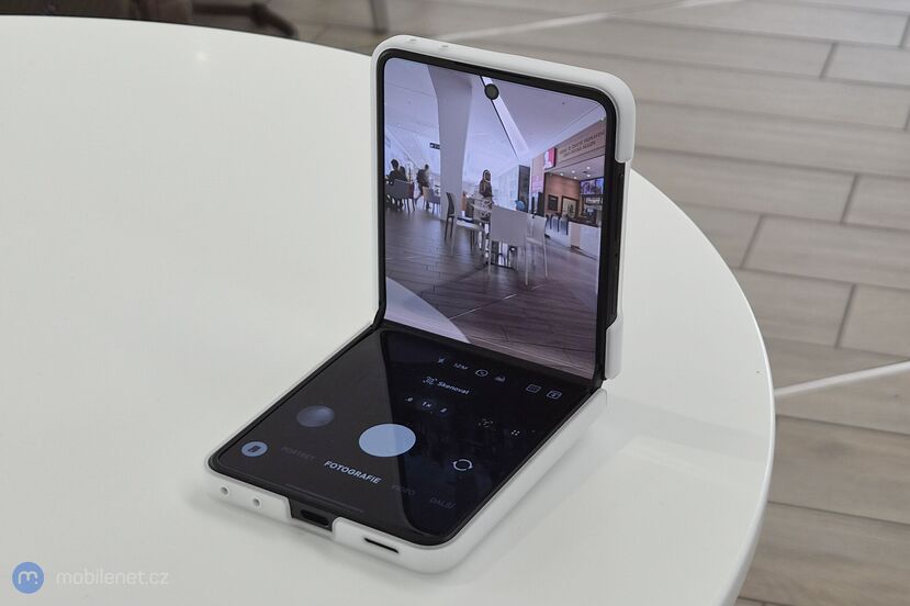 Samsung Galaxy Z Flip8