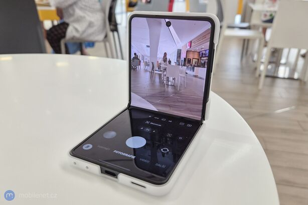 Samsung Galaxy Z Flip8