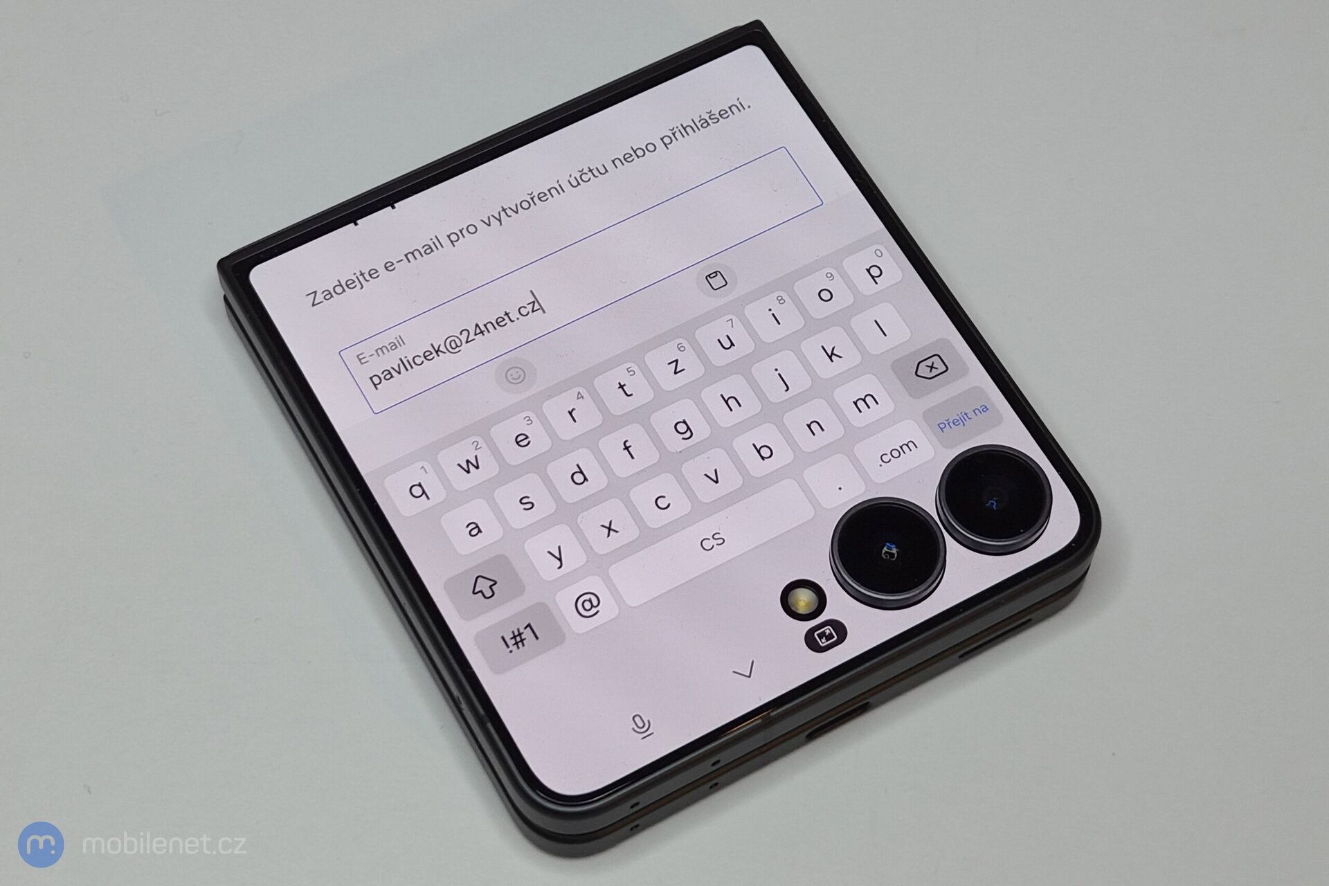Samsung Galaxy Z Flip8