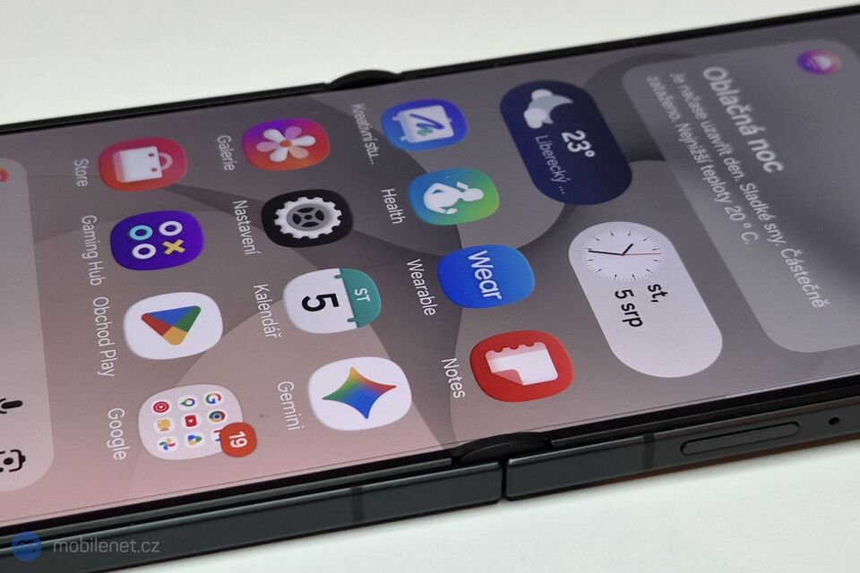Samsung Galaxy Z Flip8