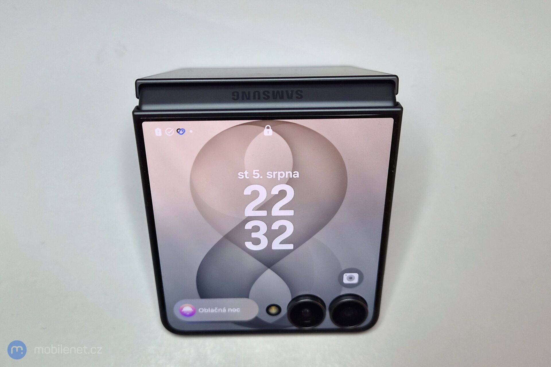 Samsung Galaxy Z Flip8